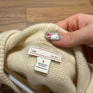 GAP Women's Soft Cream Cashmere Sweater